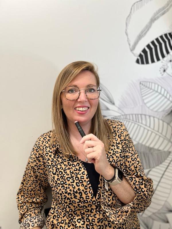 Artiste peintre et créatrice d'Éclat Mural